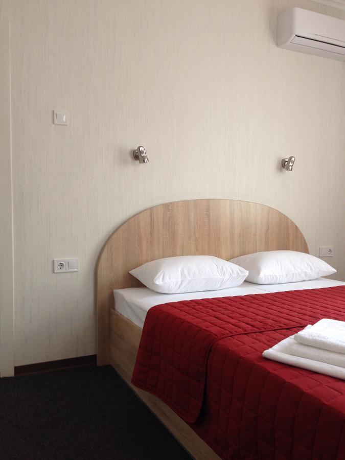 U Fedora Hotel Oleksandriia ภายนอก รูปภาพ